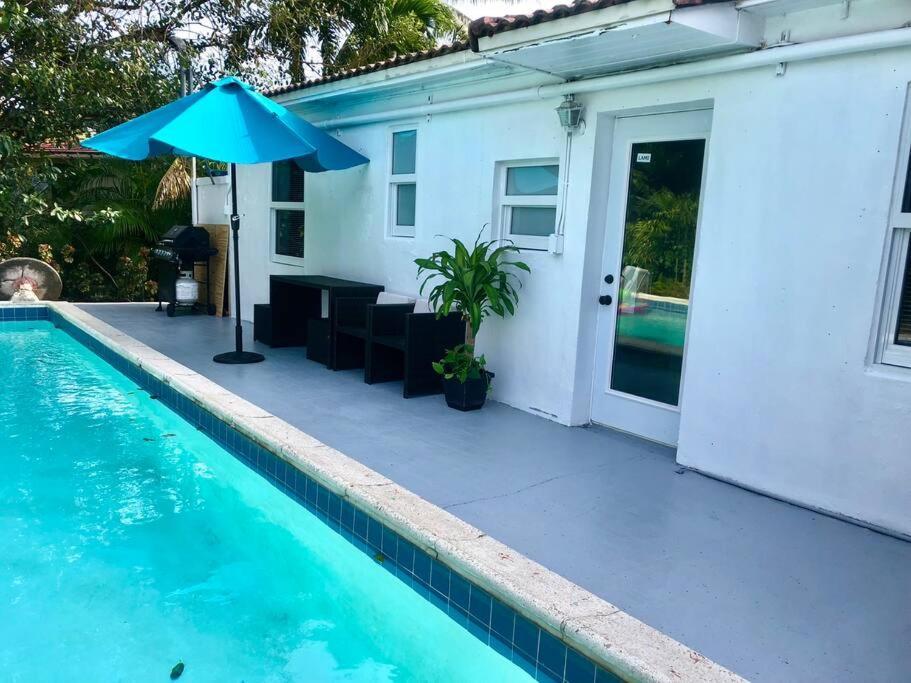 House With Pool, 10 Mins Drive To The Beach! Villa Miami Shores Екстериор снимка