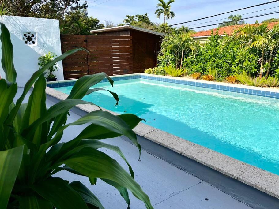 House With Pool, 10 Mins Drive To The Beach! Villa Miami Shores Екстериор снимка